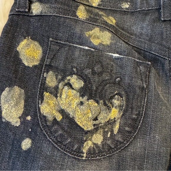 Siwy Camilla Cut-Off Shorts from Miley Cyrus Party in the USA music video - Picture 5 of 9